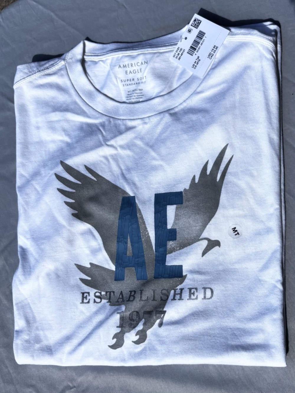 Men’s American Eagle New T Shirt super soft size Medium Tall New w Tags AE